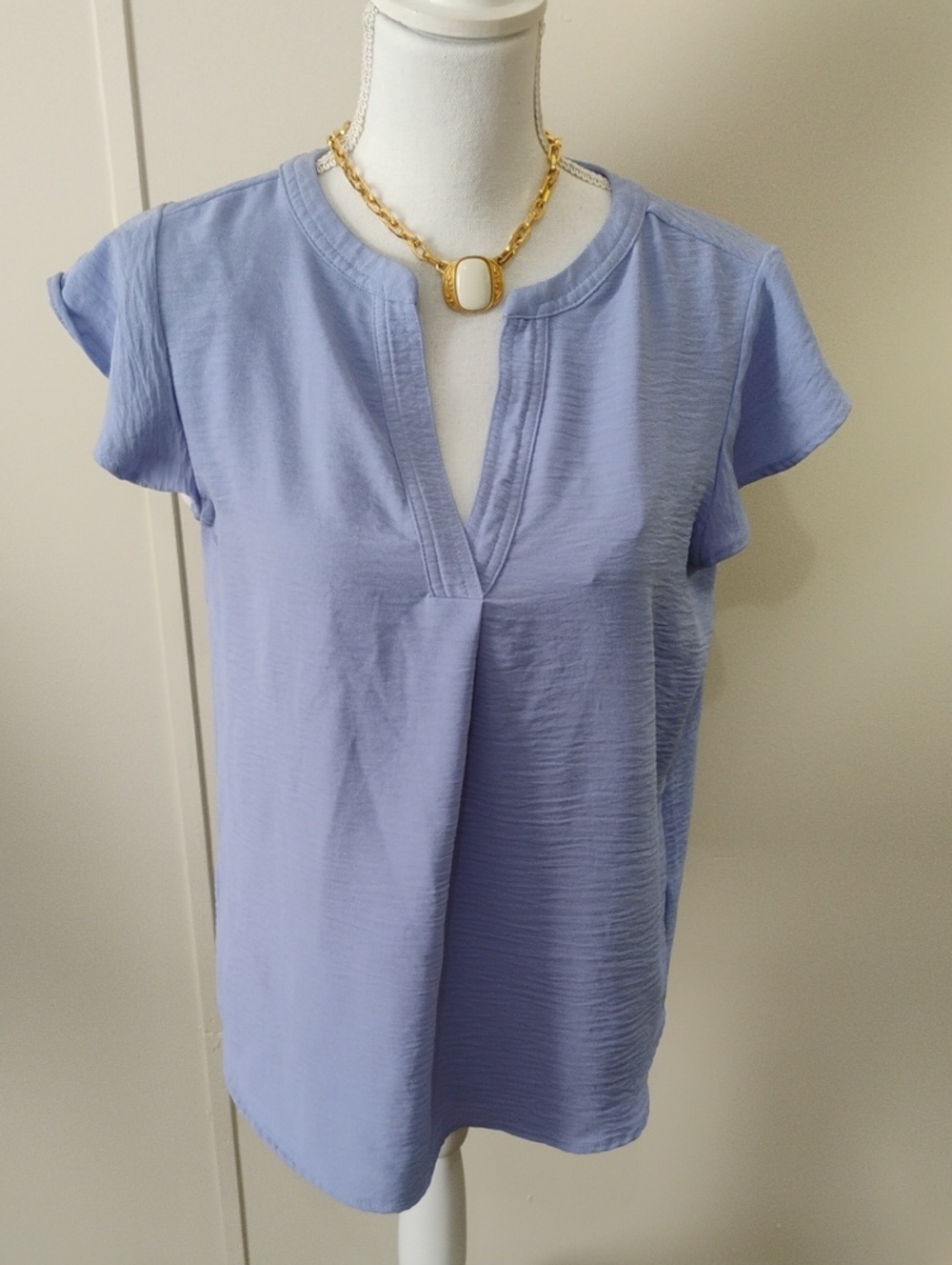 Calvin Klein Periwinkle Split V-Neck Short Sleeve Blouse